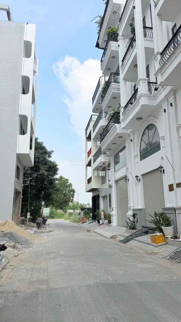 Lô đất khu dân cư Hoàng Quốc Việt