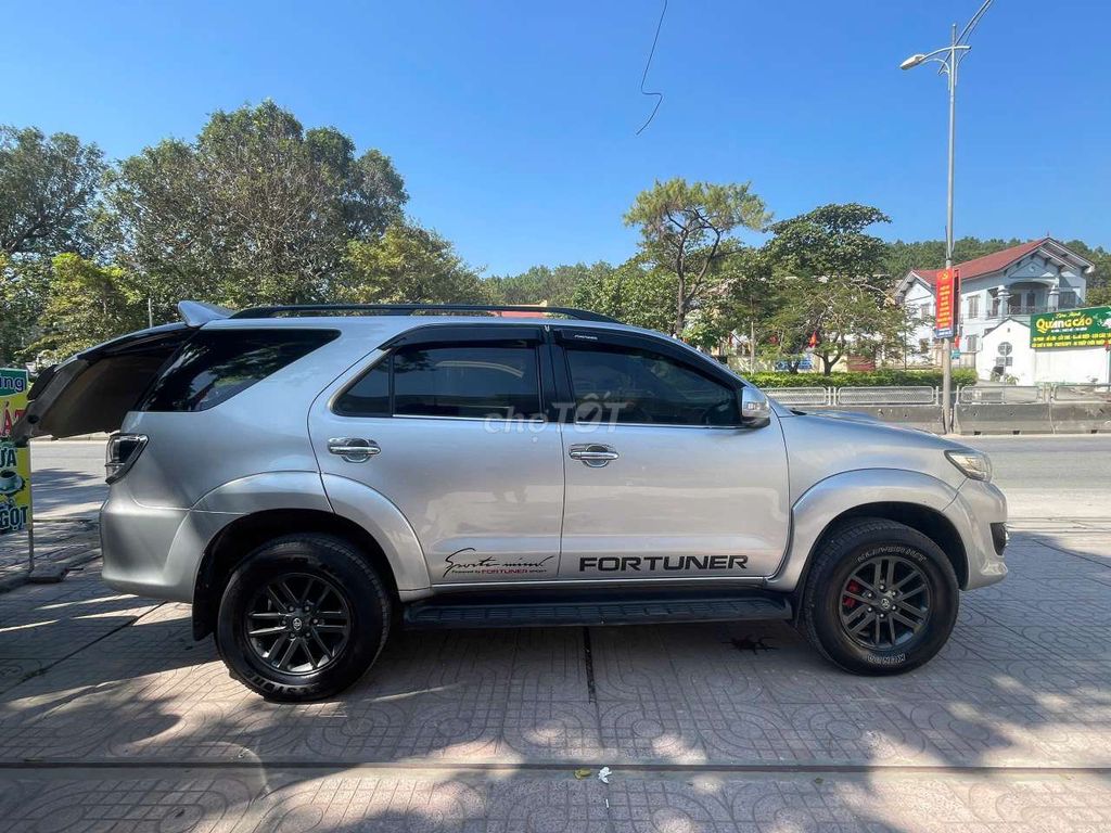 Toyota Fortuner 2015 số sàn .ko kinh doanh dịch vụ. Mua bán Ô tô tại Thị xã Hoàng Mai Nghệ An được đăng bởi Nguyễn cảnh luận hình 6