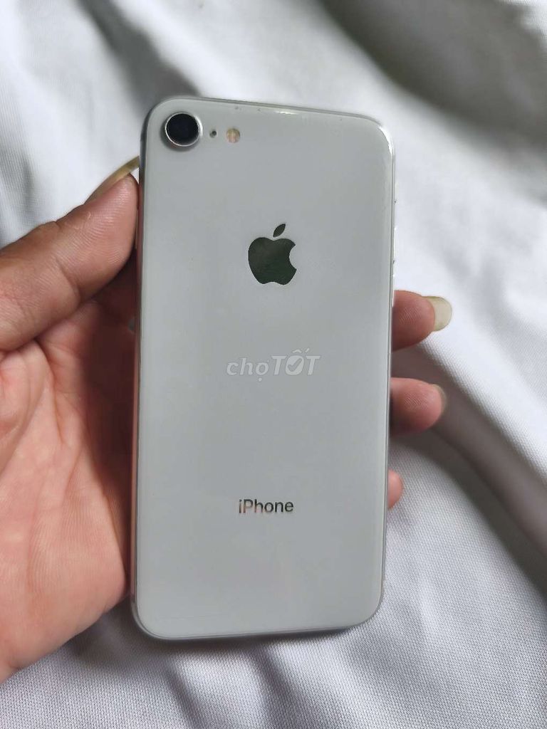 Apple iPhone 8 64GB Trắng. Mua bán Điện thoại tại Quận 12 Tp Hồ Chí Minh được đăng bởi nnh hình 1