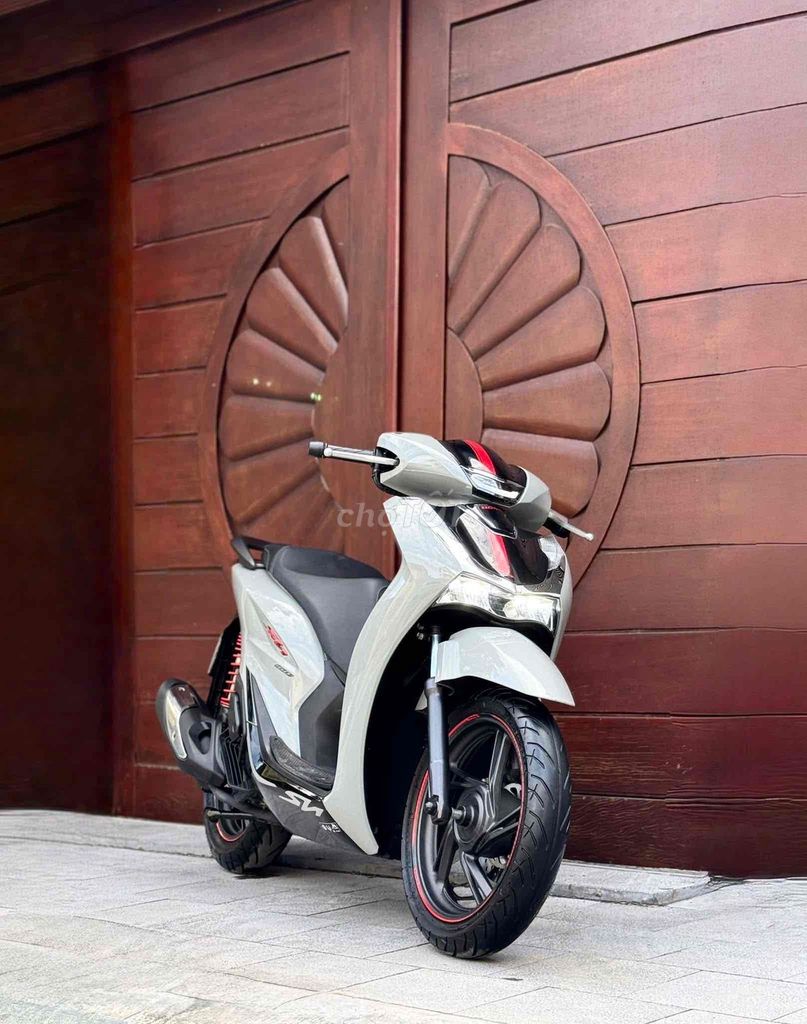 Honda SH 160 ABS 2023 Trắng 8000km. Mua bán Xe máy tại Quận Cầu Giấy Hà Nội được đăng bởi Tuấn Việt Motor hình 6