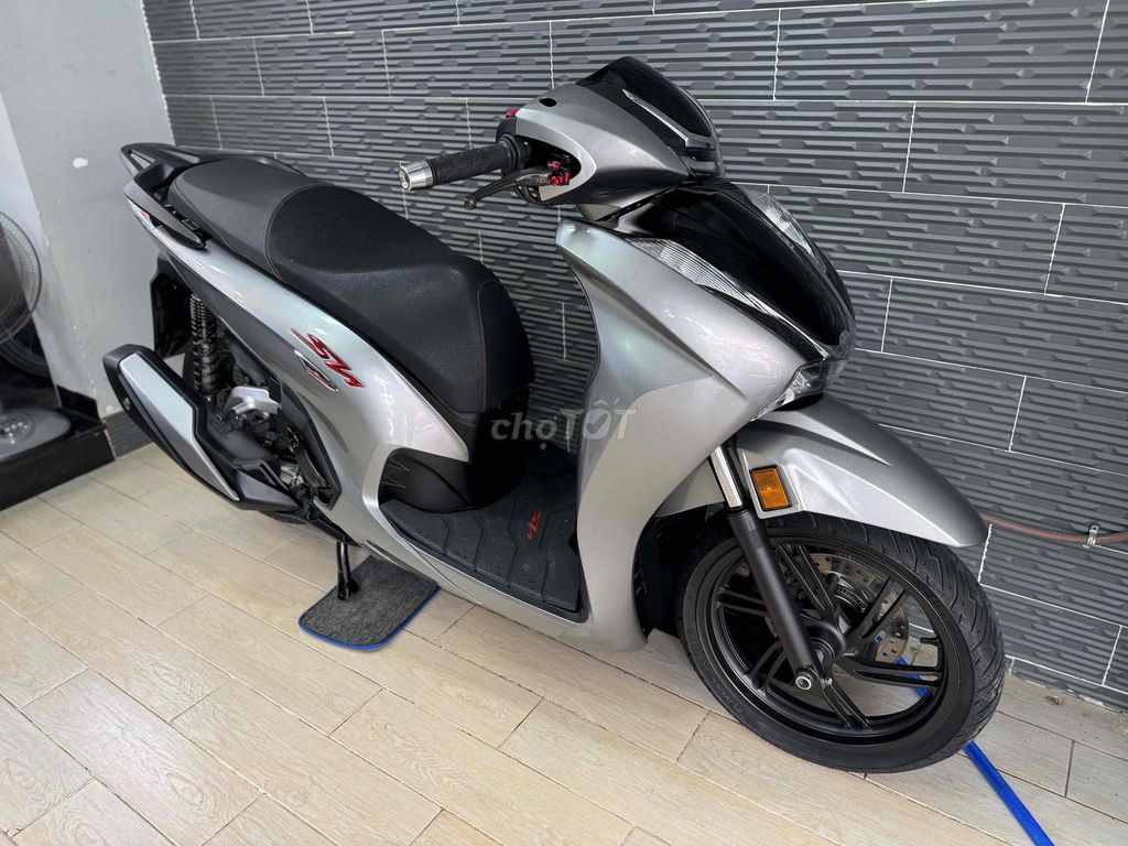 Honda SH350 2022 Bạc Porsche Sporty 15000 km. Mua bán Xe máy tại Quận Bình Thạnh Tp Hồ Chí Minh được đăng bởi kelwin hình 3
