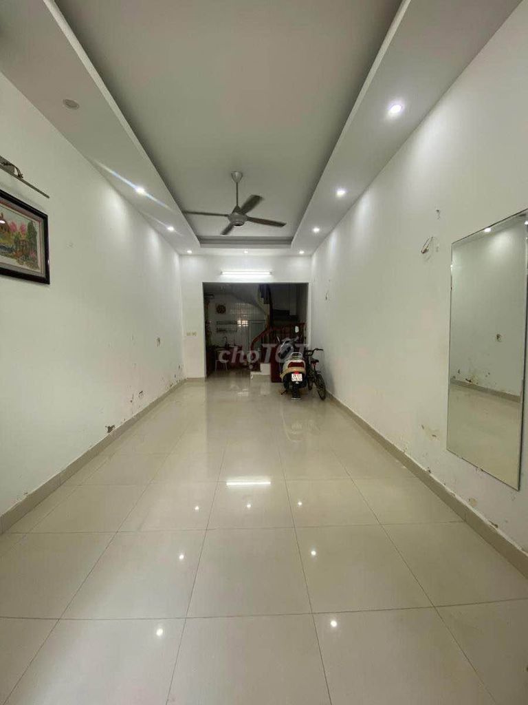 Bán nhà Đường Láng, Đống Đa, 45m2, 4 tầng, nhỉnh 8 tỷ