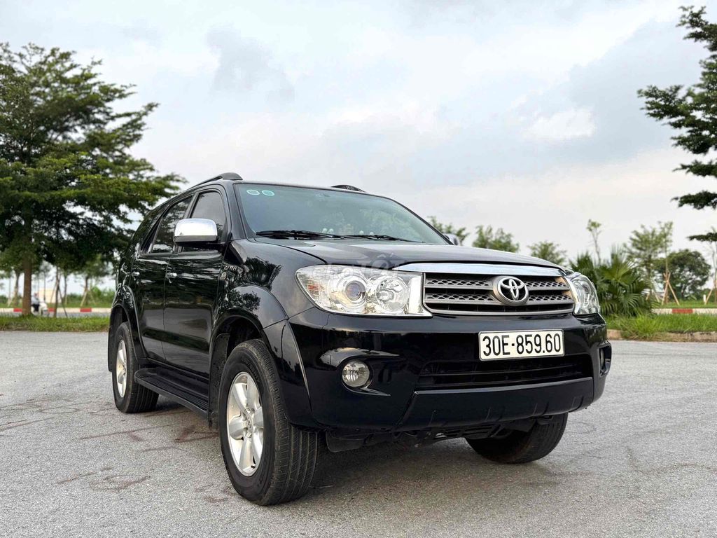 Toyota Fortuner 2010 2.7V 4x4 AT - 170000 km. Mua bán Ô tô tại Huyện Gia Lộc Hải Dương được đăng bởi Nhất Tín Ô Tô Hải Dương hình 3