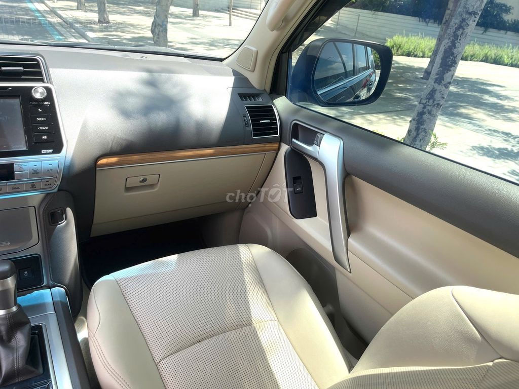 Bán xe Toyota CRUISER PRADO màu đen,nội thất kem. Mua bán Ô tô tại Quận 5 Tp Hồ Chí Minh được đăng bởi Phạm Khang hình 5