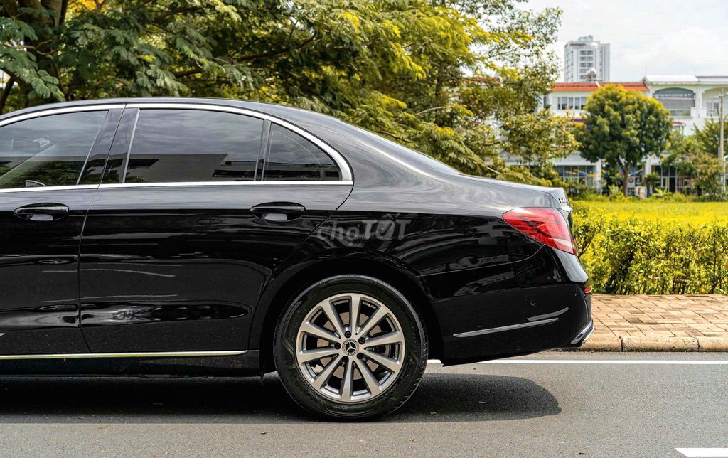 Bán Mẹc E200 Model 2019 đẳng cấp doanh nhân. Mua bán Ô tô tại Quận 7 Tp Hồ Chí Minh được đăng bởi tuấn anh hình 5