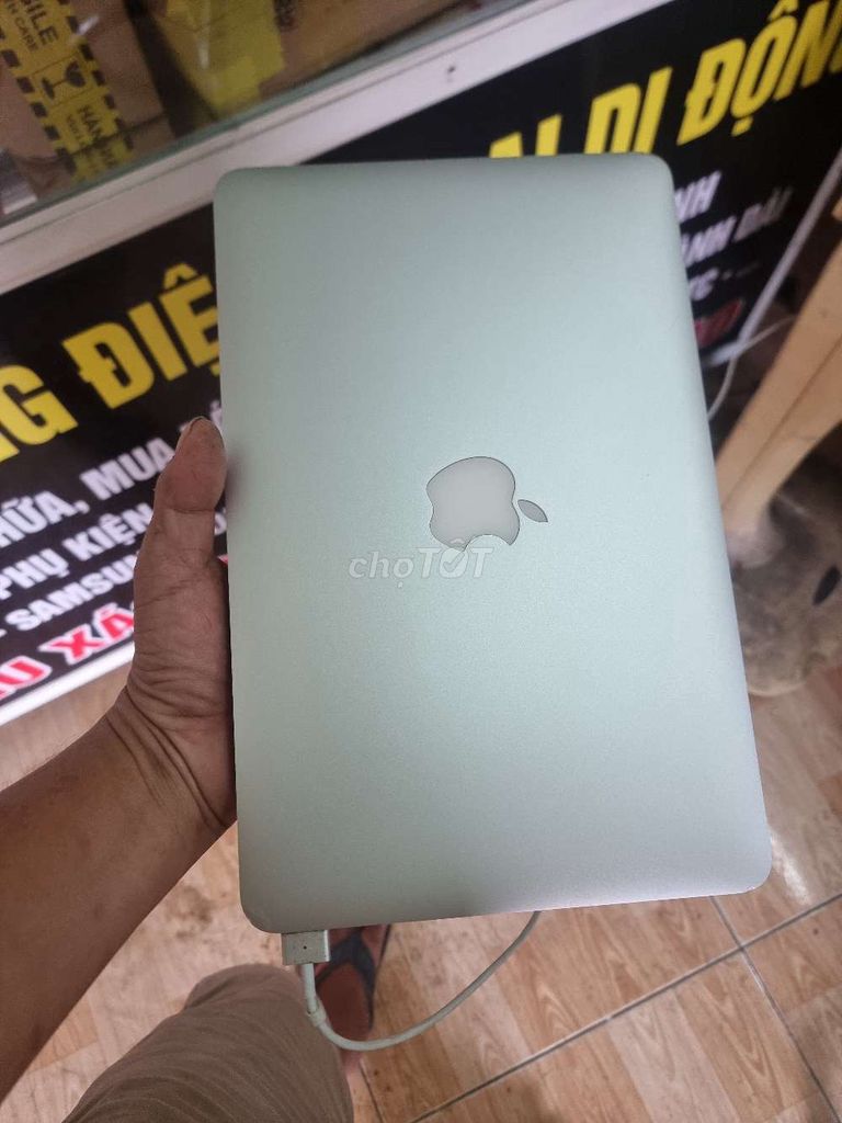 Apple Macbook Air 2015 4GB/128GB Bạc. Mua bán Laptop tại Thành phố Vũng Tàu Bà Rịa - Vũng Tàu được đăng bởi sơn vũng tàu hình 1