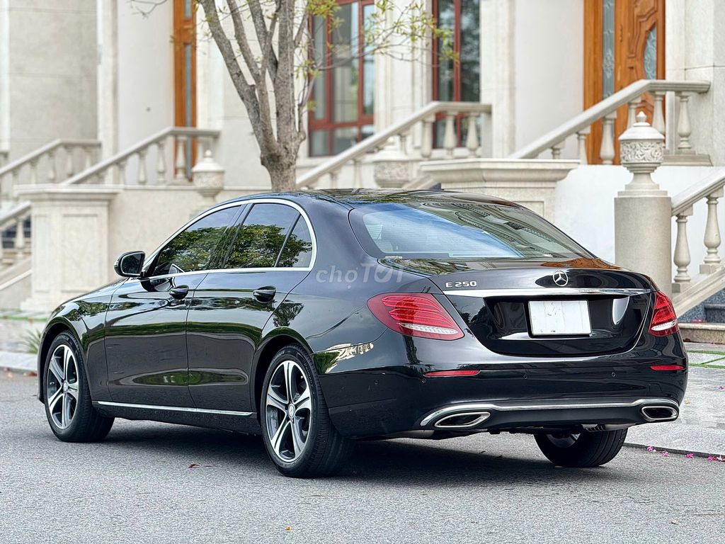Mercedes Benz E250. Mua bán Ô tô tại Thành phố Thủ Đức Tp Hồ Chí Minh được đăng bởi Thành hình 5