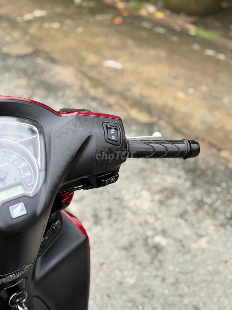 Honda Vision 2023 Smartkey Đỏ. Mua bán Xe máy tại Huyện Củ Chi Tp Hồ Chí Minh được đăng bởi HuỳnhLâm Bổn hình 14