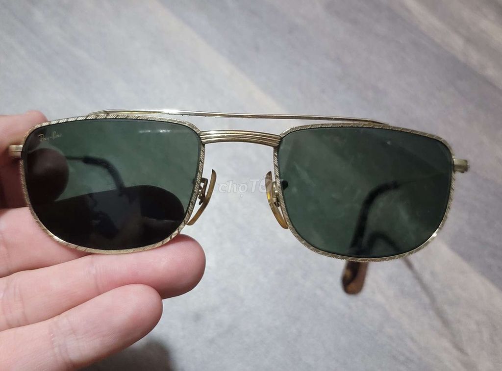 Kính mát Rayban Vintage 1996 Bọc vàng. Mua bán Phụ kiện thời trang khác tại Quận Bình Thạnh Tp Hồ Chí Minh được đăng bởi PTT 2Hand hình 1
