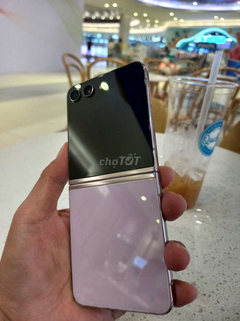 Samsung Galaxy Z Flip Tím. Mua bán Điện thoại tại Quận Tân Bình Tp Hồ Chí Minh được đăng bởi Lục Song Huy hình 1