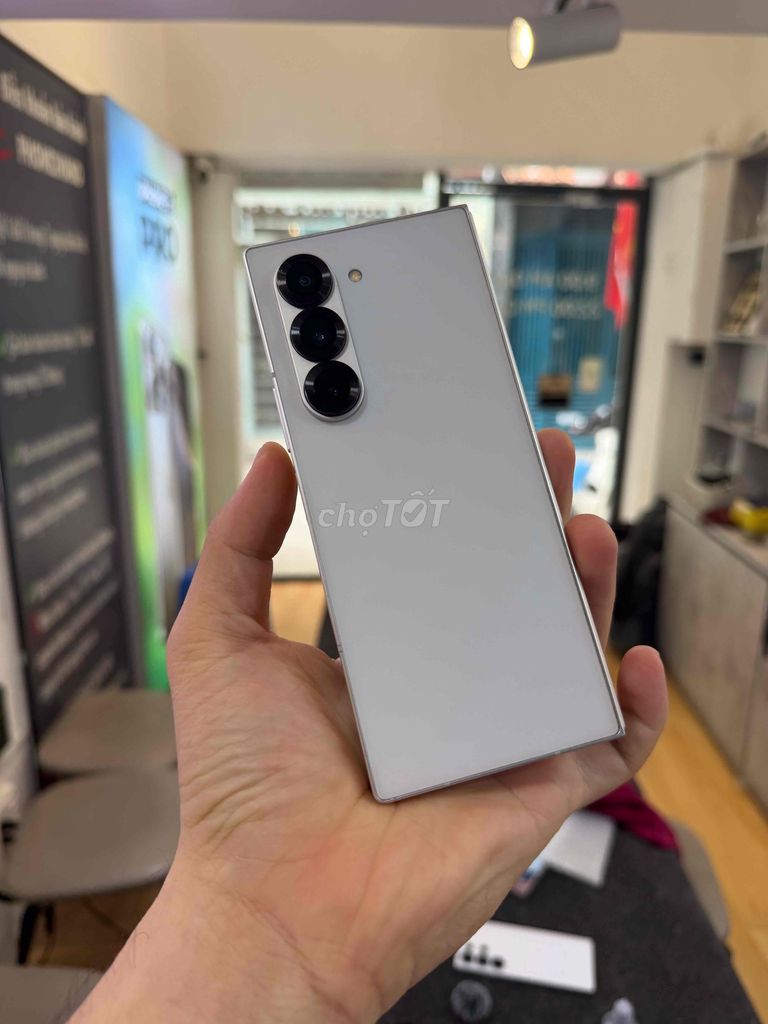 Samsung Galaxy Z Fold6 256GB Trắng 2 SIM. Mua bán Điện thoại tại Quận 3 Tp Hồ Chí Minh được đăng bởi 2 Hand STORE  hình 1