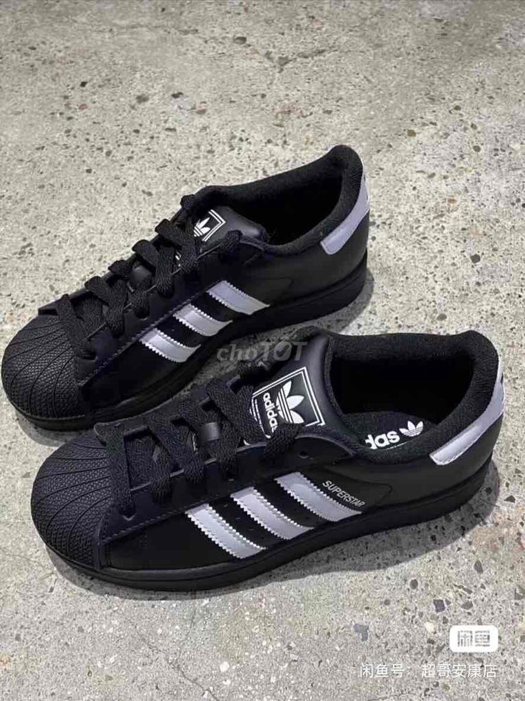 Giày thể thao Adidas Superstar Unisex Đen trắng 35. Mua bán Giày dép tại Thành phố Đồng Xoài Bình Phước được đăng bởi 笨蛋 hình 1