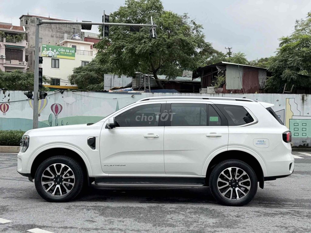 Ford Everest Platinum 2.0L 4x4 AT 2025 - 5000km. Mua bán Ô tô tại Quận Cầu Giấy Hà Nội được đăng bởi Auto 6666 hình 5