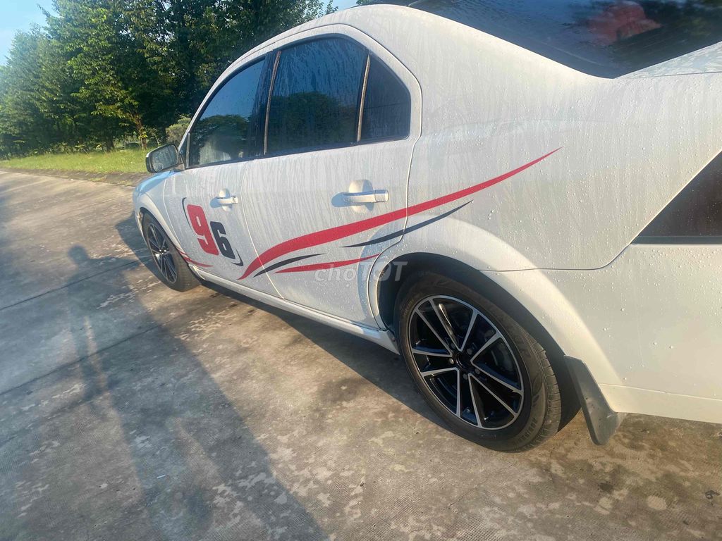Ford Mondeo 2003 2.5 AT - 20000 km. Mua bán Ô tô tại Thị xã Bến Cát Bình Dương được đăng bởi Quốc sông 62 hình 5