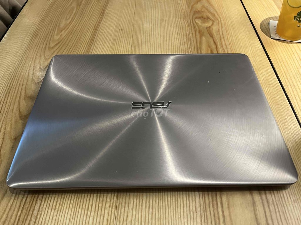 Cần pass Laptop ASUS ZenBook