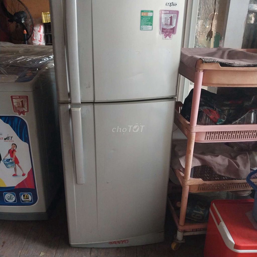 Thanh lý tủ lạnh SANYO 160L