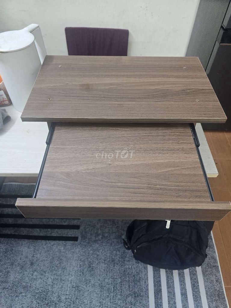 Kệ để bàn gỗ vân gỗ có ngăn kéo. Mua bán Tủ, kệ gia đình tại Quận Hoàng Mai Hà Nội được đăng bởi hoang m hình 1