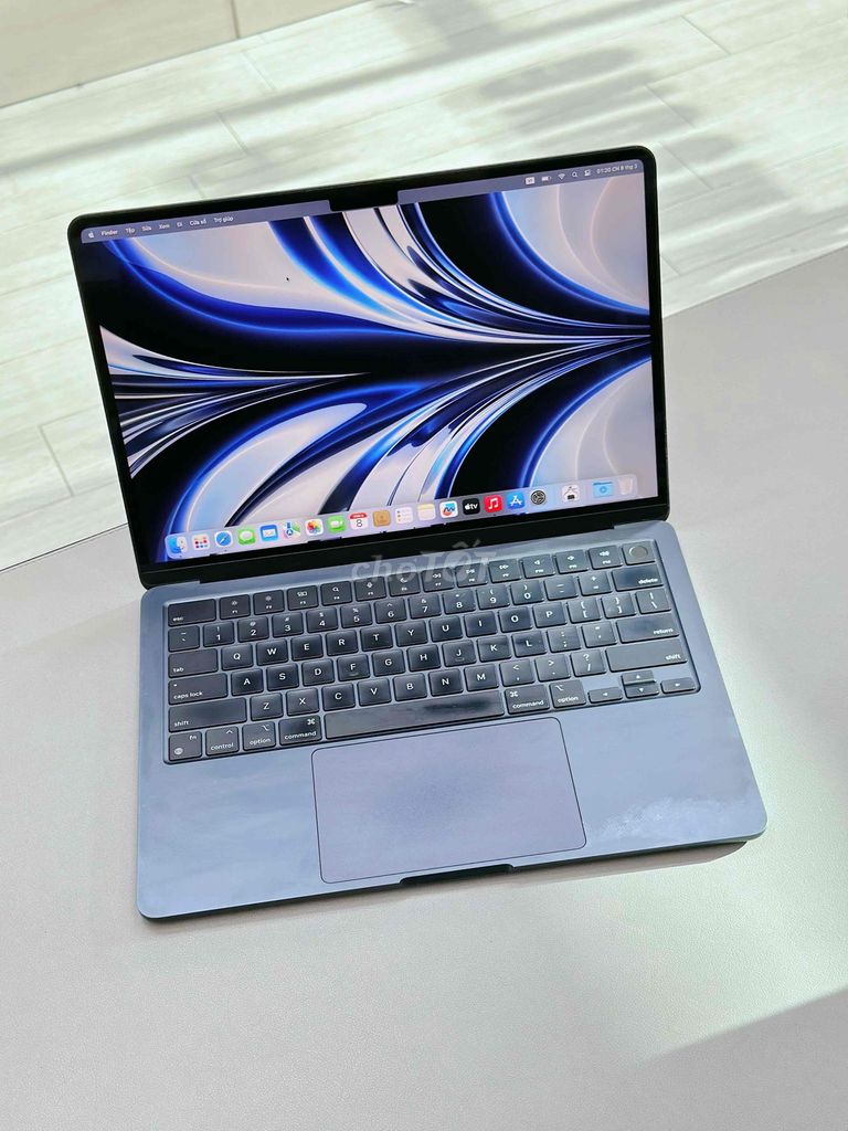 MacBook Air M2 Midnight 8/256Gb ngoại hình 99%. Mua bán Laptop tại Quận Thanh Khê Đà Nẵng được đăng bởi Thiện Lê TShop 16 Lê Đình Lý hình 1