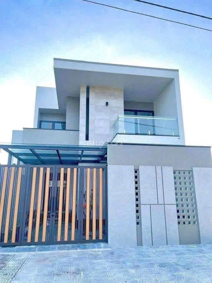 BÁN GẤP NHÀ BIỆT THỰ MINI NẰM NGAY CẦU BẠCH ĐĂNG 2 TÂN UYÊN
