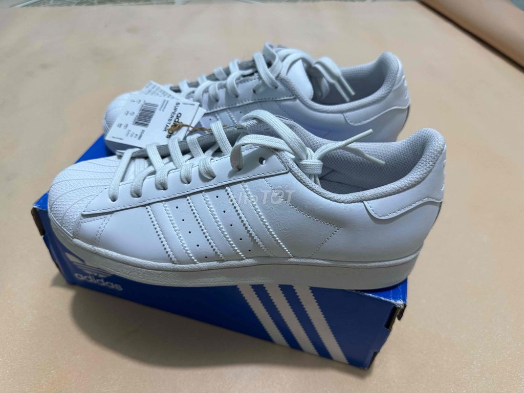 Giày thể thao Adidas Superstar Da Trắng 42.5. Mua bán Giày dép tại Quận 11 Tp Hồ Chí Minh được đăng bởi Phú la hình 1