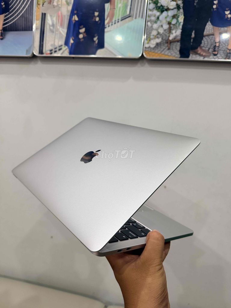 Apple Macbook Pro M1 8GB/256GB Bạc. Mua bán Laptop tại Quận Ngũ Hành Sơn Đà Nẵng được đăng bởi Nghĩa  hình 1