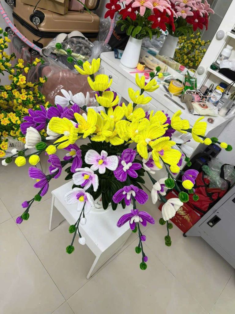 Chậu hoa giả Lan hồ điệp ,hoa mai kẽm nhung. Mua bán Cây cảnh, đồ trang trí tại Quận Bình Tân Tp Hồ Chí Minh được đăng bởi Nguyễn Trinh hình 1