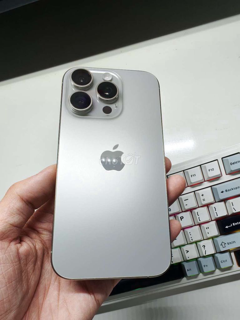 Apple iPhone 16 Pro Titan Tự nhiên LL/A zin keng. Mua bán Điện thoại tại Quận Liên Chiểu Đà Nẵng được đăng bởi Ngô Văn Thiện hình 1