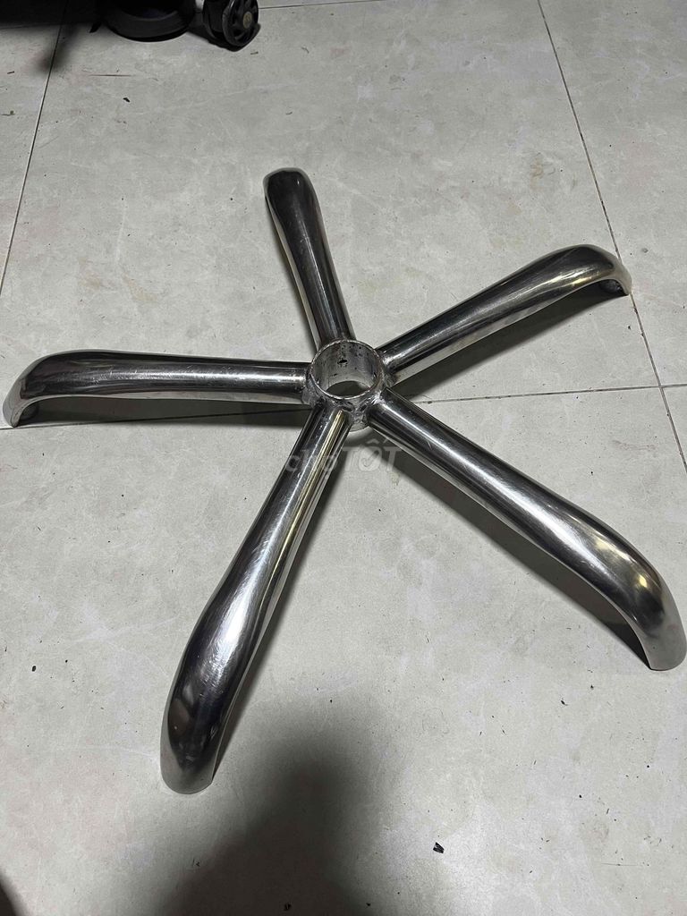 Chân ghế xoay Inox ko hít nam châm. Mua bán Nội thất, đồ gia dụng khác tại Quận Bình Thạnh Tp Hồ Chí Minh được đăng bởi Thuỳ Liên hình 1