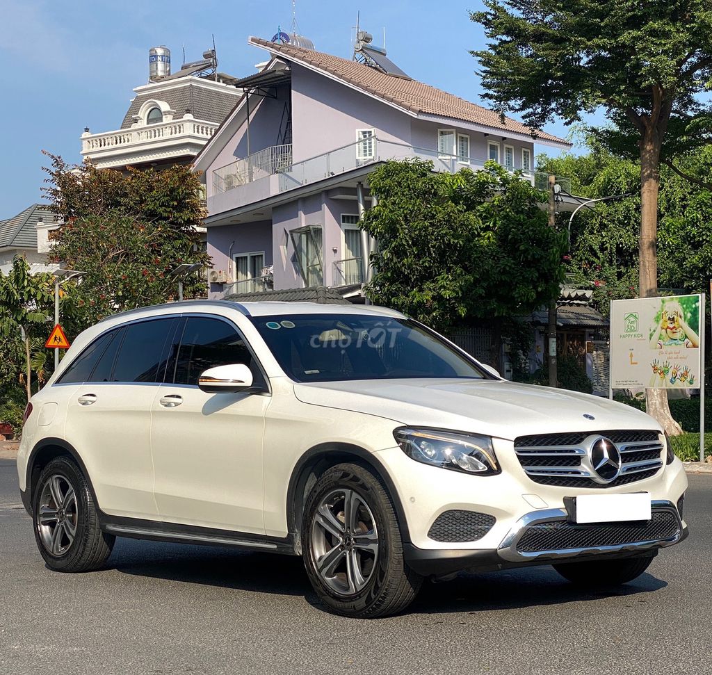 GLC 200 model 2020 cực kỳ mới ít sử dụng chuẩn chỉ. Mua bán Ô tô tại Quận 1 Tp Hồ Chí Minh được đăng bởi Hoàng Pháp hình 1