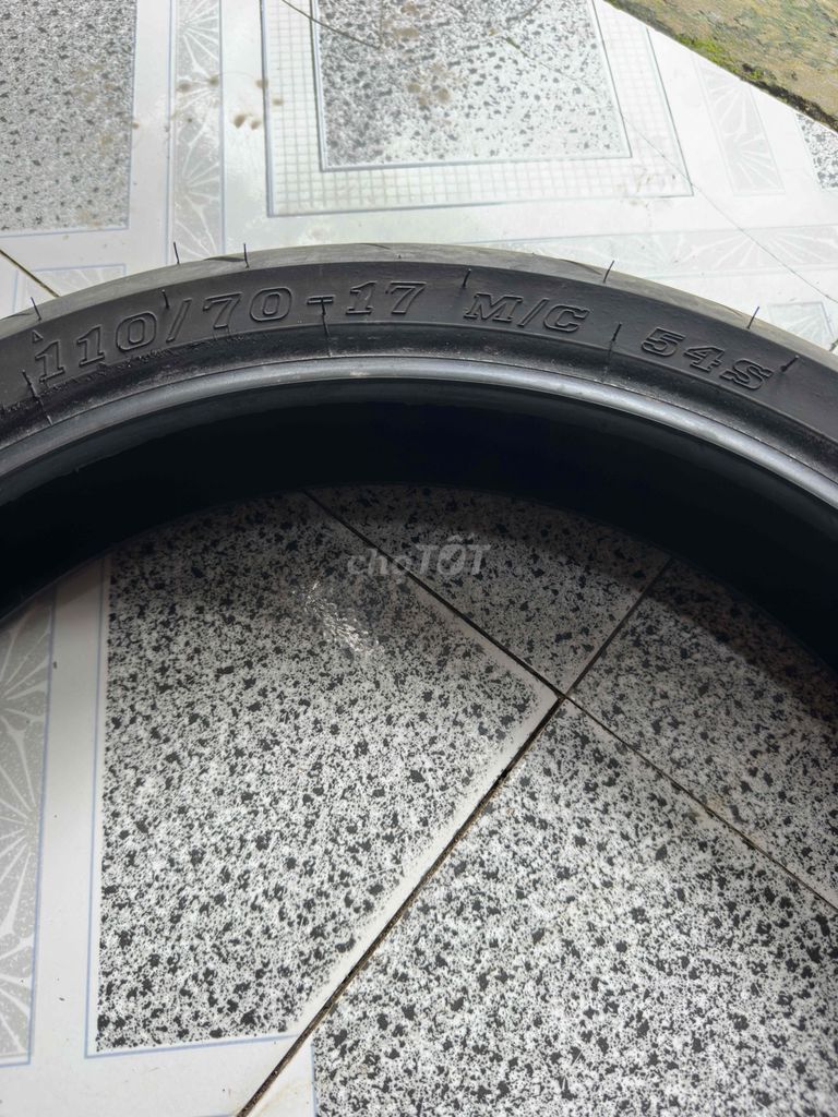 vỏ lướt 120-70-17. Mua bán Phụ tùng xe tại Huyện Vũng Liêm Vĩnh Long được đăng bởi Anh Khoa hình 3