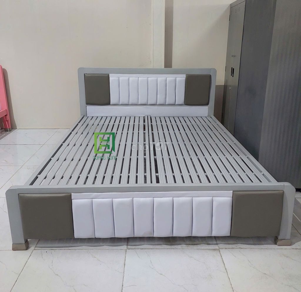 Giường sắt Quang Hùng Hộp 4x8 Xám, trắng. Mua bán Giường, chăn ga gối nệm tại Quận 7 Tp Hồ Chí Minh được đăng bởi Nội Thất Quang Hùng TD hình 1