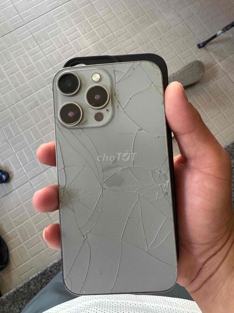 Apple iPhone XR Vỡ kính sau. Mua bán Điện thoại tại Quận Liên Chiểu Đà Nẵng được đăng bởi Phan thương hình 1