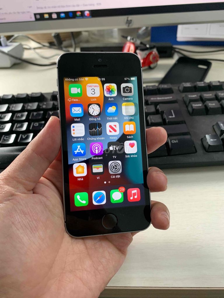 Apple iPhone SE 16GB Bạc. Mua bán Điện thoại tại Quận Tây Hồ Hà Nội được đăng bởi Nguyễn Tấn Đức hình 1