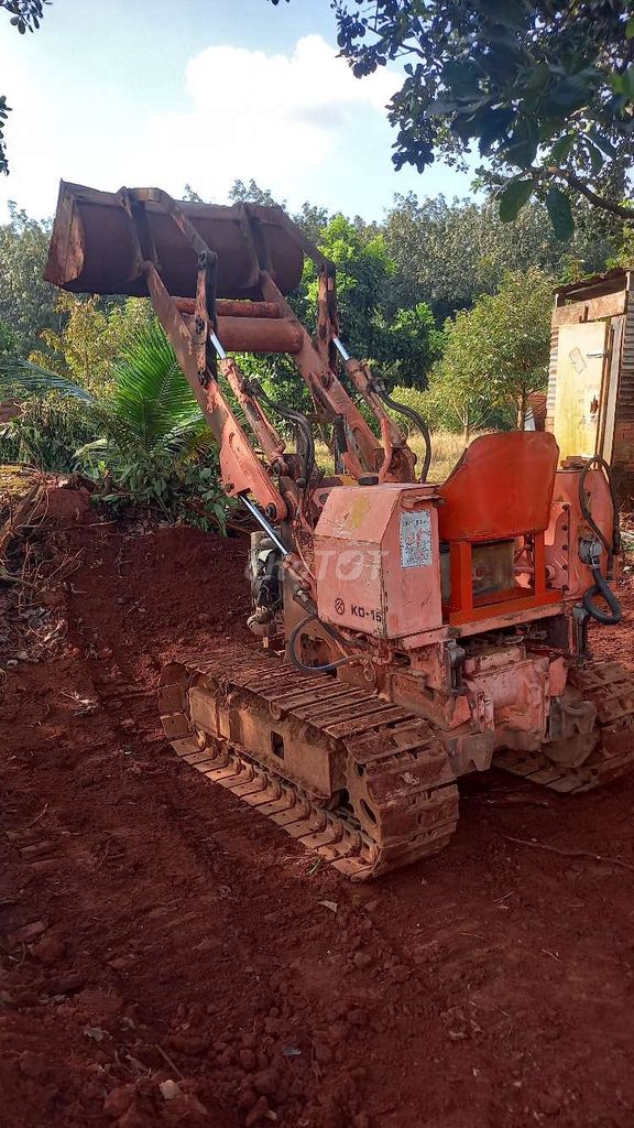 Bán xúc lật bánh xích hoạt động ok. Mua bán Phương tiện khác tại Huyện Bù Đăng Bình Phước được đăng bởi Nhat an hình 2