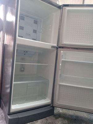 Về quê cần bán tủ lạnh Panasonic