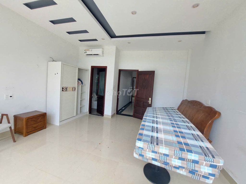 Nhà 4 tầng 5pn đẹp rộng mặt tiền thanh lương