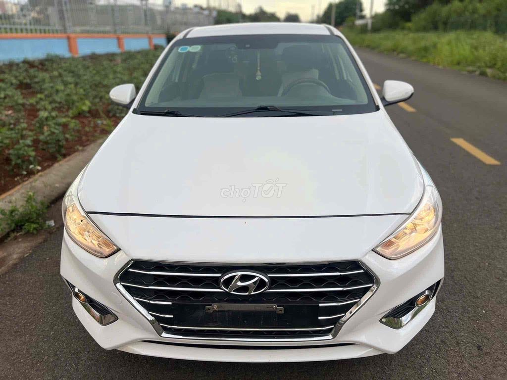 Hyundai Accent 2018 số sàn bản đủ