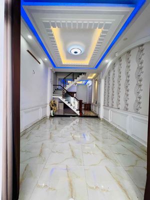 Townhouse 220 m² · 4 bed · Đường Thạnh Xuân 21