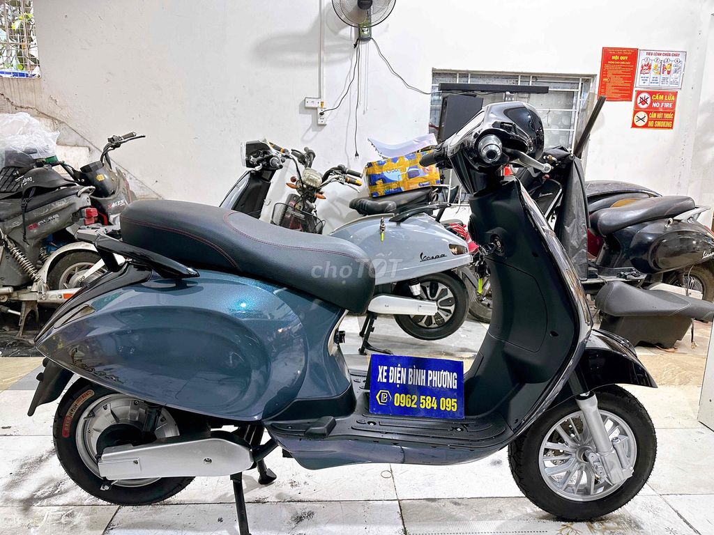 Электрический скутер Vespa для серфинга на зеленой батарее gtdd