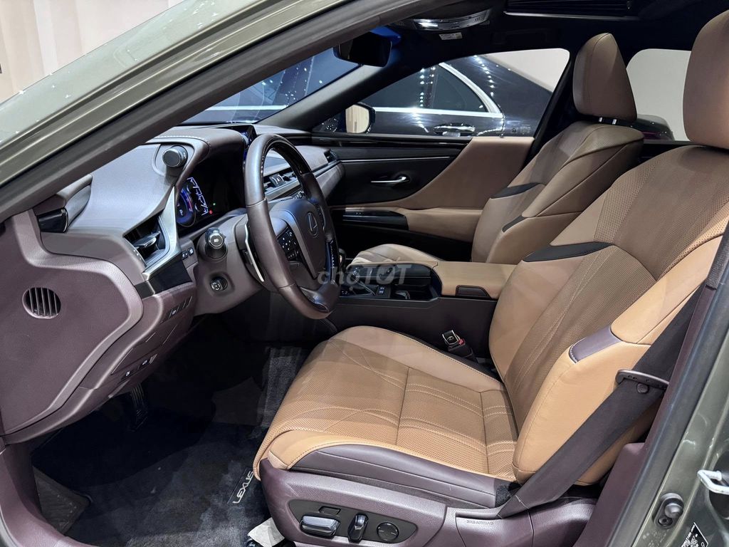 Lexus ES 250 model 2021 màu hiếm. Mua bán Ô tô tại Quận Gò Vấp Tp Hồ Chí Minh được đăng bởi Sĩ Minh hình 12