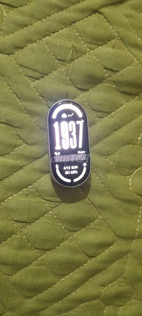 Xiaomi Smart Band 10 Nứt kính. Mua bán Thiết bị đeo thông minh tại Huyện Tứ Kỳ Hải Dương được đăng bởi Alex hình 1
