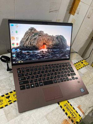 Sony Vaio Core i7 Gen8-13.3 inch 16GB/512GB đẹp