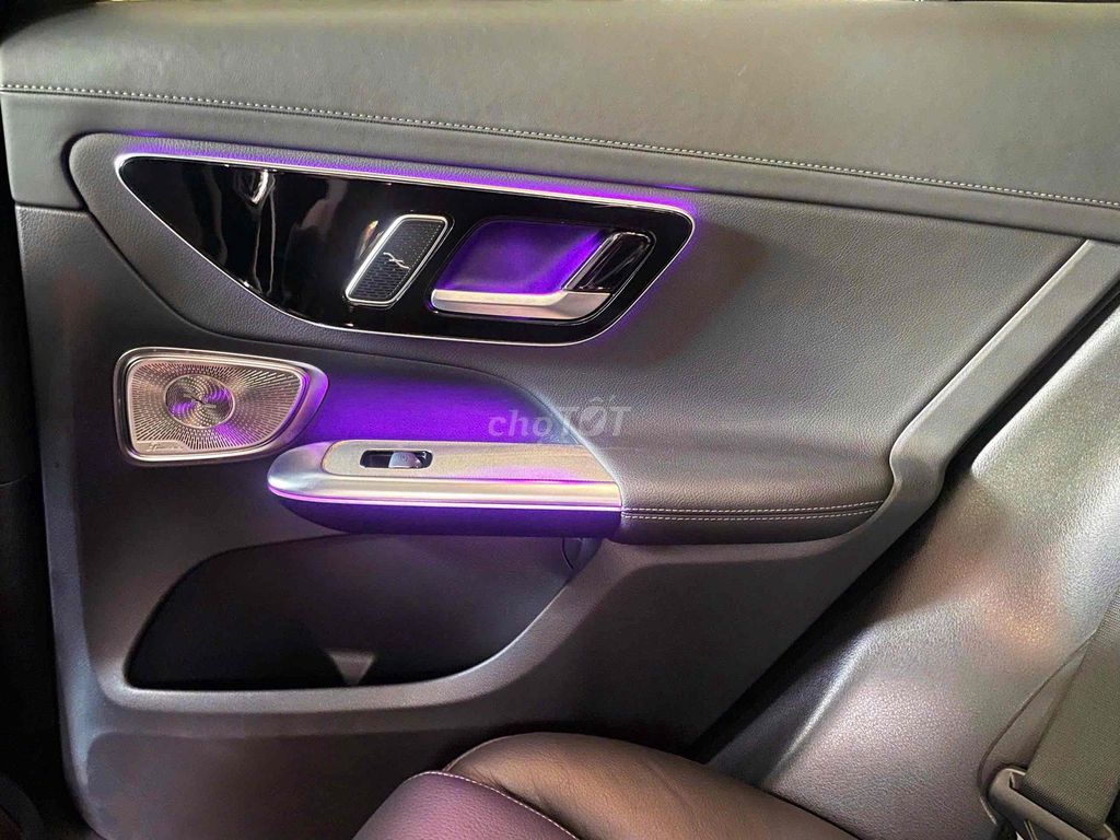 GLC 300 4Matic all new 2023 - 9000 km 2,2 Tỷ lấy. Mua bán Ô tô tại Quận 1 Tp Hồ Chí Minh được đăng bởi Lưu Thế Hoàng hình 7