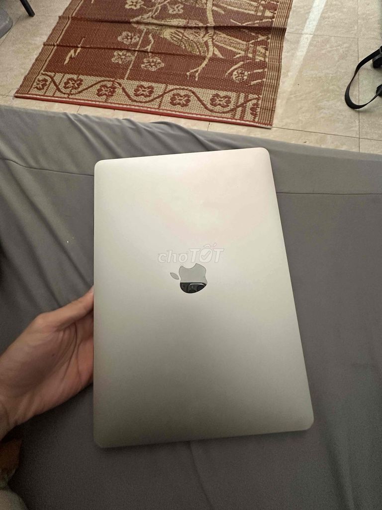 Apple MacBook Air M1 2020 Bạc 8GB. Mua bán Laptop tại Quận Tây Hồ Hà Nội được đăng bởi Đỗ Xuân Thuận hình 1