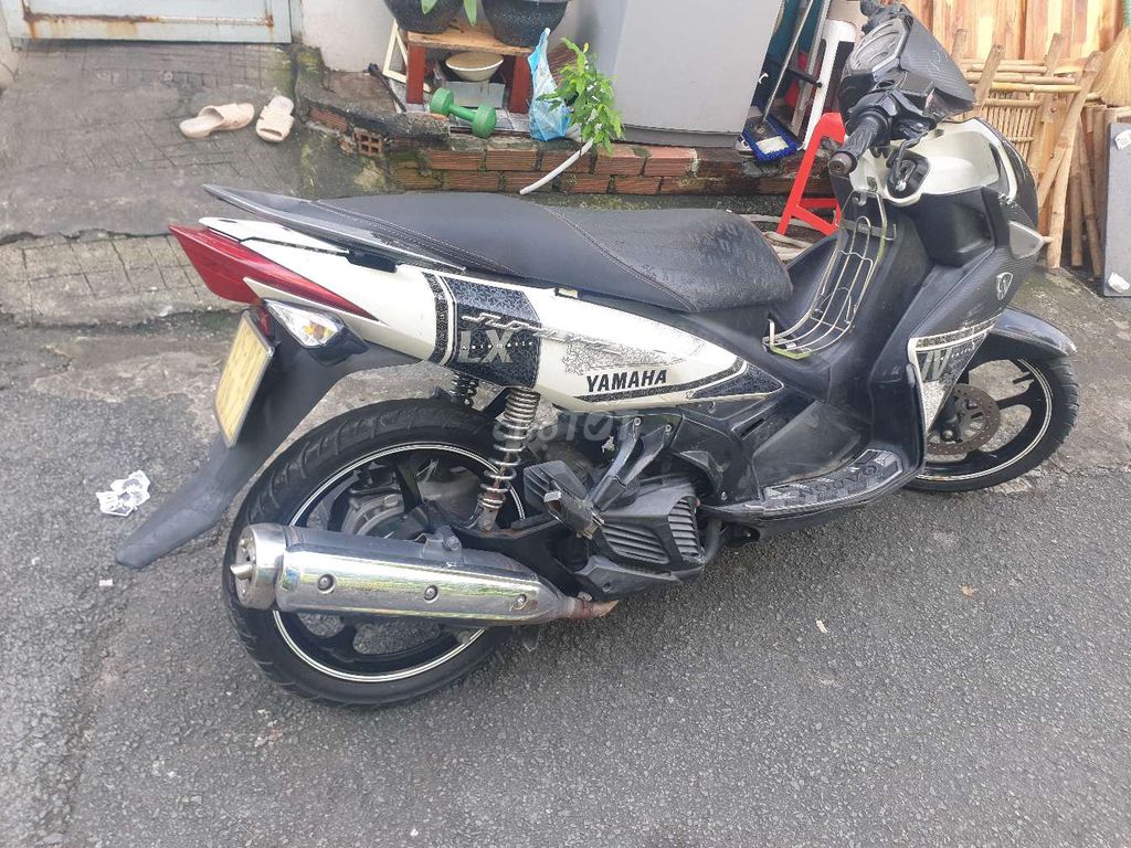 Yamaha Nouvo Trắng đen. Mua bán Xe máy tại Quận 12 Tp Hồ Chí Minh được đăng bởi Vận Chuyển Anh Khoa hình 3