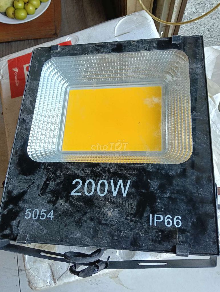 Đèn LED 200W IP66 Vàng. Mua bán Đèn tại Quận Gò Vấp Tp Hồ Chí Minh được đăng bởi Phương Thảo  hình 1