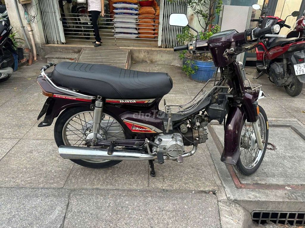 Honda Dream Тайский коричневый красный 90% новый