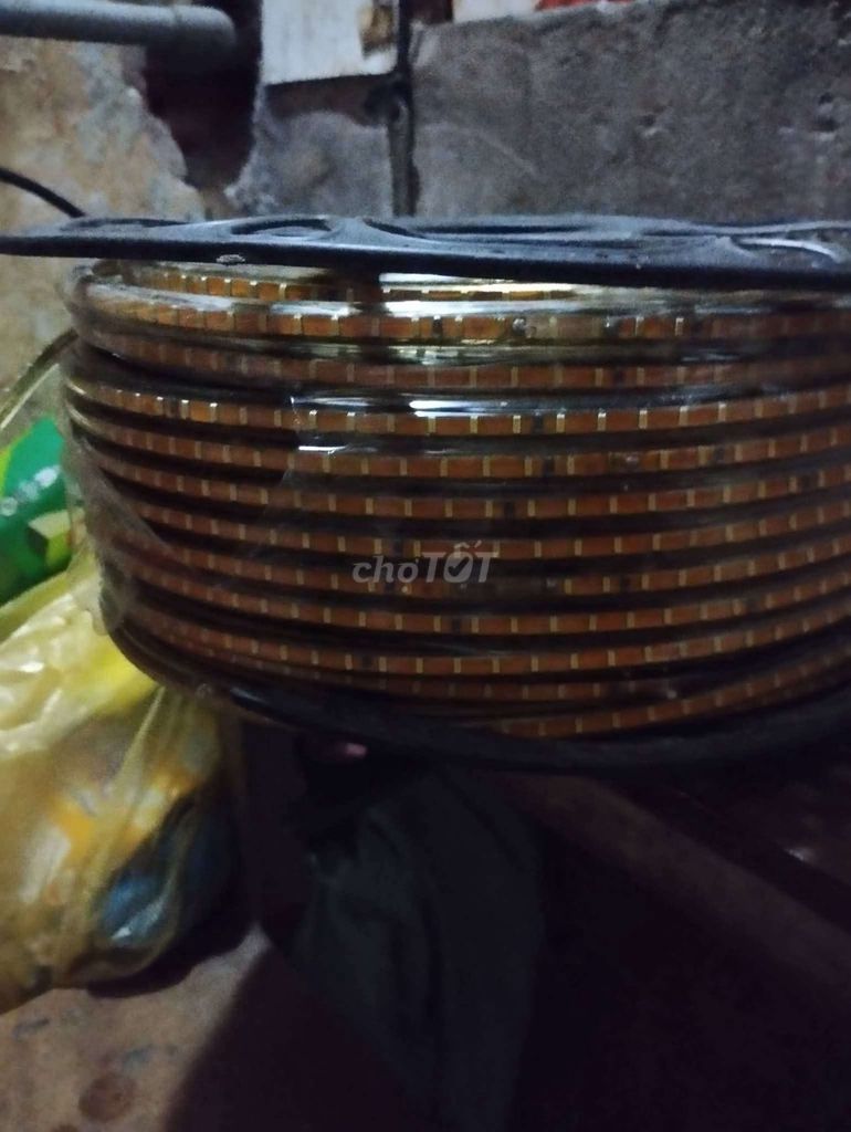 Đèn LED dây Nháy chéo 2 hàng Vàng 100m. Mua bán Đèn tại Quận Hai Bà Trưng Hà Nội được đăng bởi Long Nhật hình 1