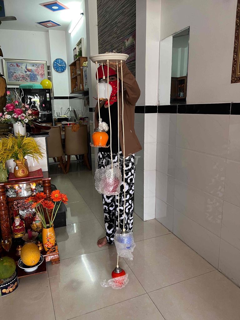 Đèn chùm 5 bóng Mới chưa sử dụng. Mua bán Đèn tại Huyện Củ Chi Tp Hồ Chí Minh được đăng bởi Tuấn Bảo hình 1