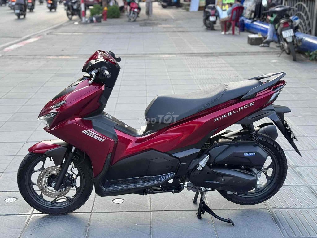 Воздушный клинок Honda 2026 красный